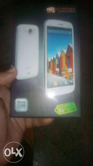 Micromax canvas 2 in top condition and (handfree seal pack)