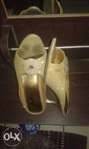 One year old hills good condition size 7 fixed