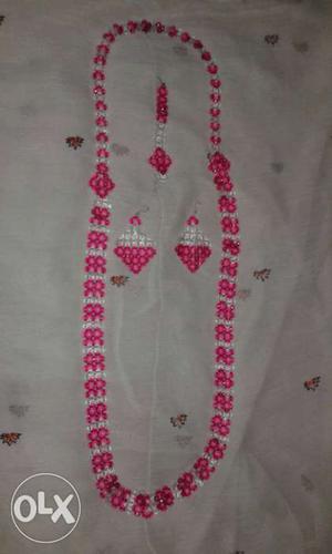 Pink And White Necklace; Earrings And Bracelet