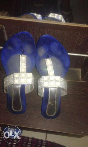 Sandals size 7 good condition and fixed prize