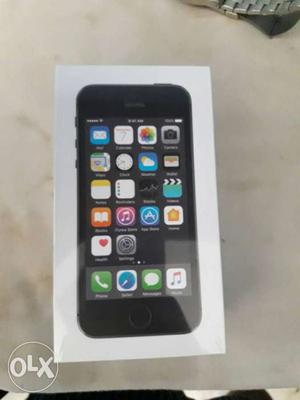 Selling iphone 5s 16 gb sealed pack brand new 3 days old