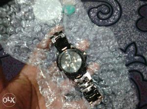 Todays offer selling for cheap rate unsed watch