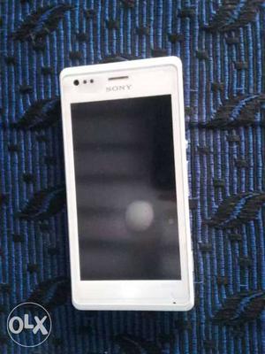 Xperia l on good condition. 3G phone