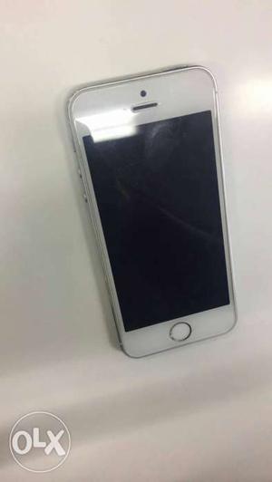 IPhone5s 32gb white color good condition wuth box