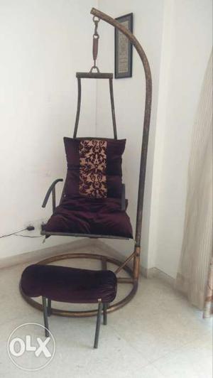 Jhoola wrought iron with gaddis n footrest stand