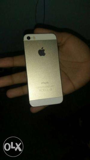 Phone 5s 32gb gold in brand new condition 13