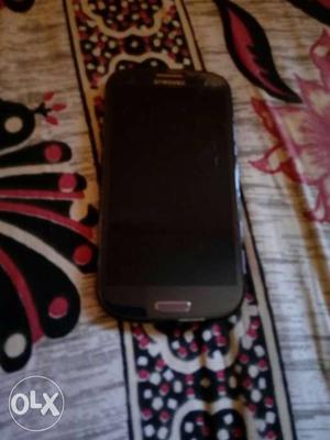 Samsung s3 6 months old screen is cracked but works perfect