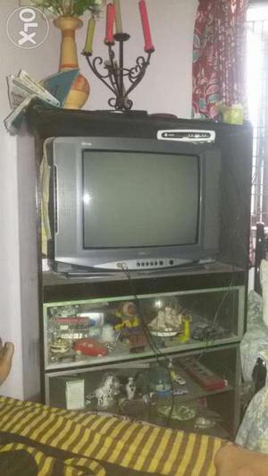 Tv and tv desk of maharaja wood set for sale good condition