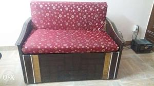 2 seater comfortable Settee,In good condition.