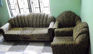 3+1+1 Sofa set available in good condition at cheapest rate`