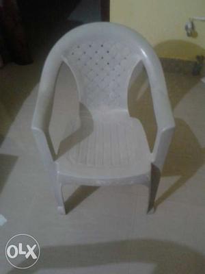 A Set Of 4 Chairs In Good Condition At A