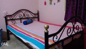 Bed for sale in very good condition. Just 1 year