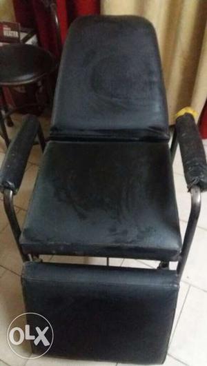 Black saloon Leather Recliner Chair
