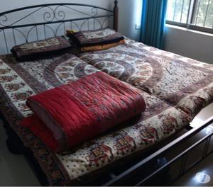 King size bed 2 years old very good condition for sale Thane