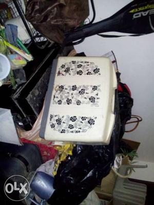 Usha Sewing Machine in good condition. The base