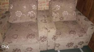 3+1+1 sofa set in good condition.