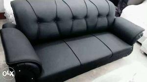 A 3 seater in amazing look. A couch wherein
