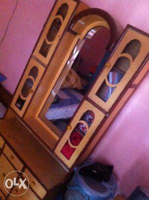 Dressing table in good condition with good