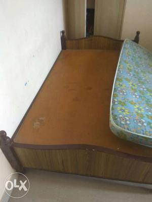 Used cot is ready for sale.