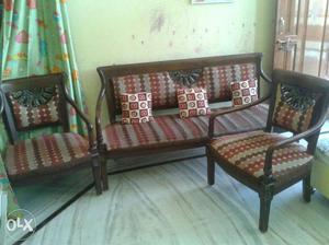 Wooden 5 seater sofa set good condition and light