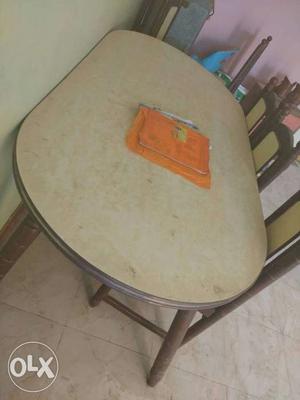 Wooden daining table in good condition for sale