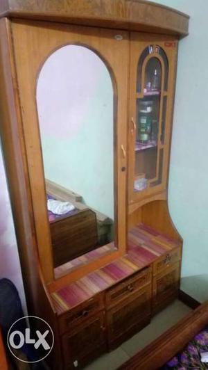 Wooden dressing table, with a stool, in best