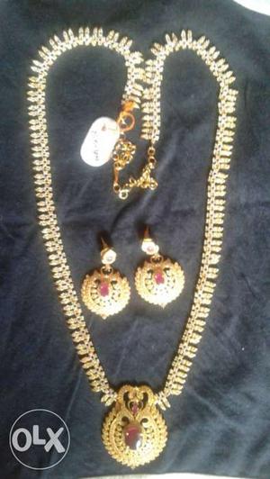 1gr gold chain long nd beautiful hangings white