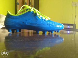 Blue And Yellow Cleat