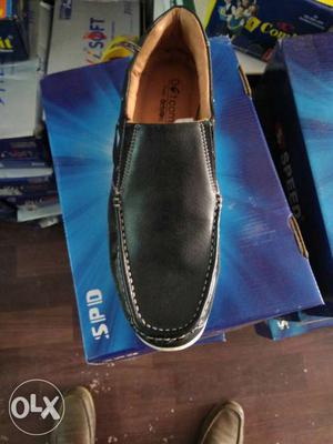 New action brand shoe MRP 999