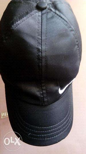 Nike black cap not used (New)