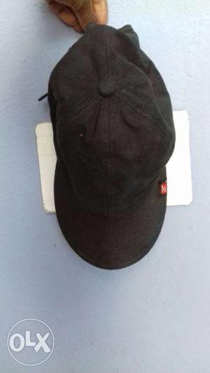 Reebok cap only 250 rs..