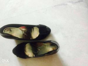 Size - 40 Color - Shiny black Condition - New Brand - Pepper