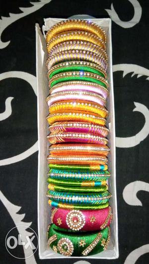 Thread bangiles per set