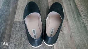 Women's Pair Of Black Steve Madden Leather Slip On Shoes