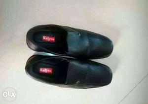 Black Kalpna Leather Loafers