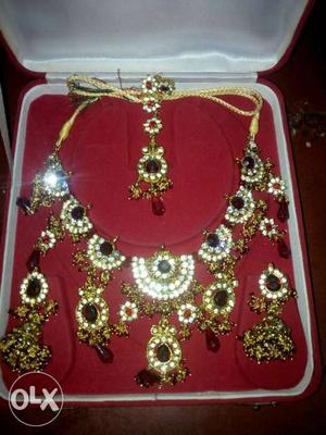 Embellished Diamond Gold Necklace And Earrings
