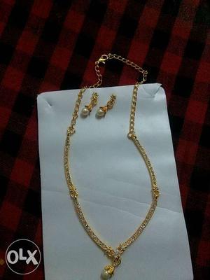 Gold Link White daimonds Pendant Necklace And Earrings