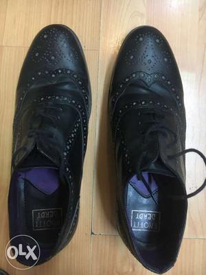 Knotty Derby Formal Shoes in Good Condition. Size 40