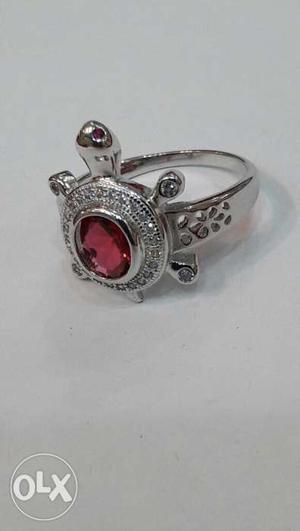 Luky ruby in thumb ring