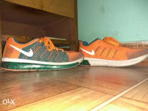Nike free run sports shoea 1 month old very