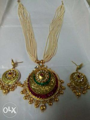 Set Of Yellow And Red Pendant Necklace And Earrings