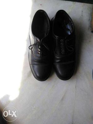 6 no. black shoes.in good condition.