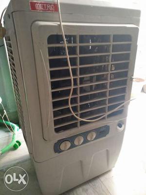 One year old cooler with a good condition..