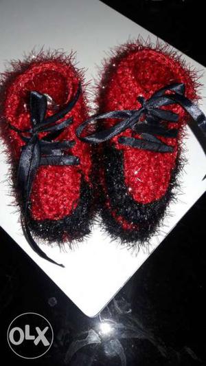 Red-and-black Bootees