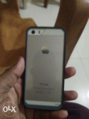 Iphone 5s 64 GB silver with 4 months warranty bill box