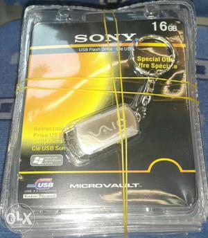 16GB Sony Flash Drive