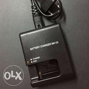 Nikon d charger in very excellent condition,