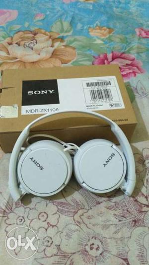 Sony Mdr-zx110a Headphone New With Bill And Box.