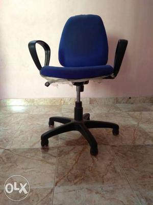 3 month used rotating chair. with very fine condition