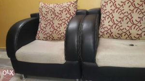 5 seater Black Leather Sofa Set with good condition standard